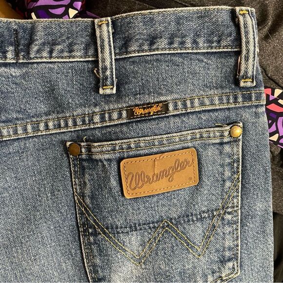 Wrangler Vintage George Strait Cowboy Boot Cut Jeans - Picture 8 of 8